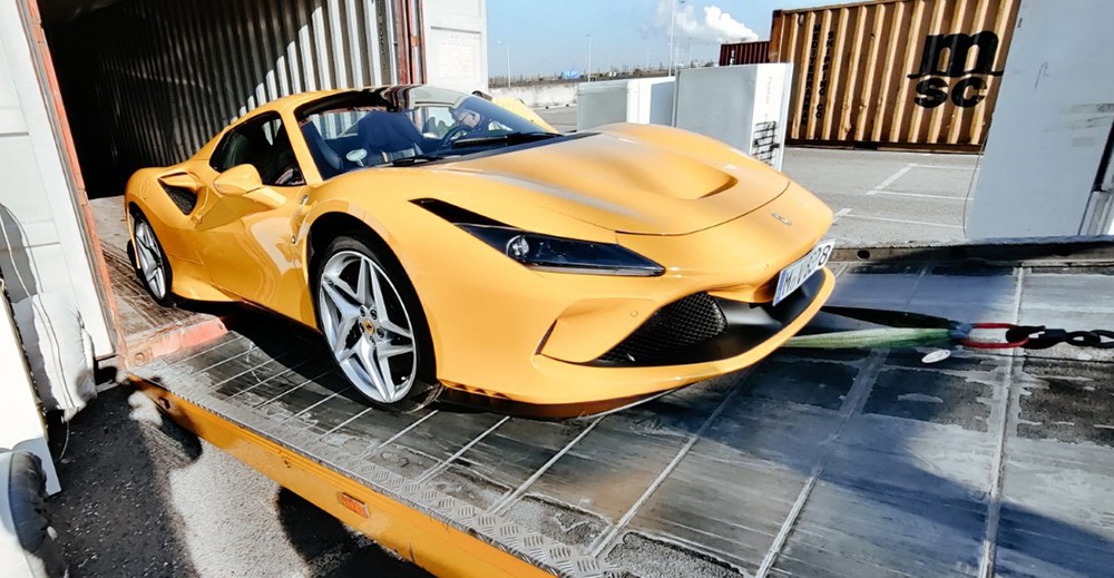 Ferrari modello F8 “Tributo” spider